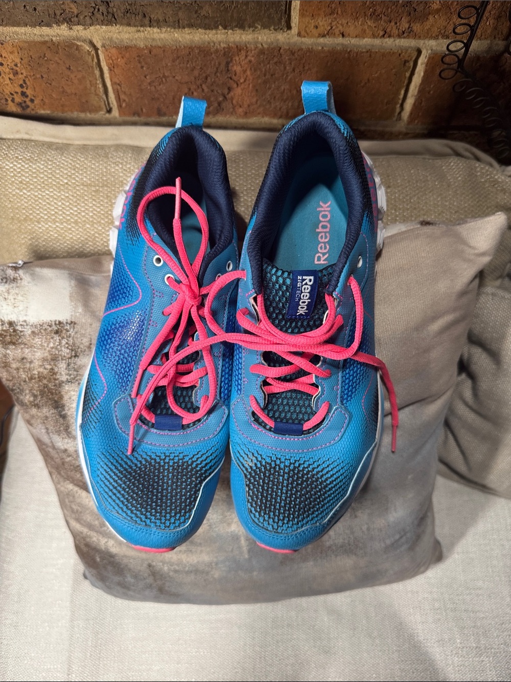Reebok Women's Teal Athletic Sneakers with Pink Laces